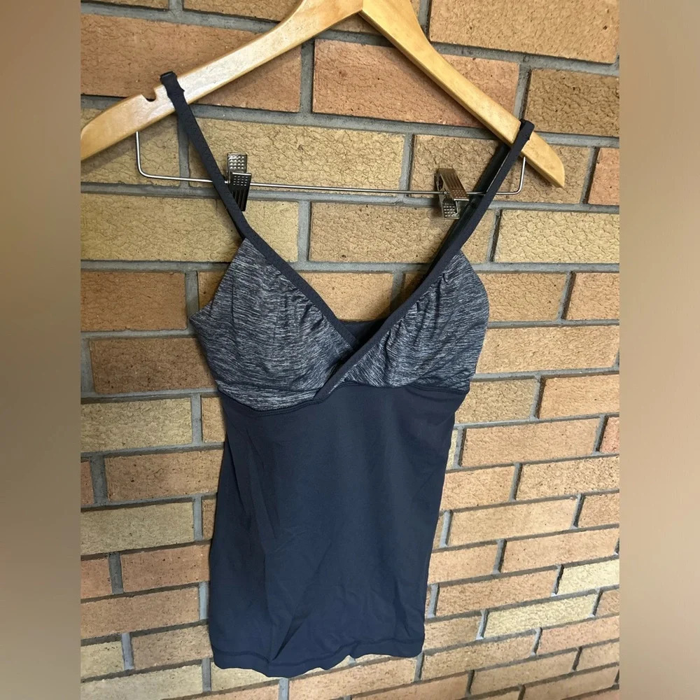 Lululemon Pranayama V Neck Tank Luxreme Gray Size 6